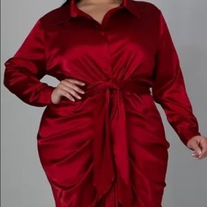 PLUS SIZE Non-Stretch dress
Collar
Ruched
Self tie
Button closure
100% polyester